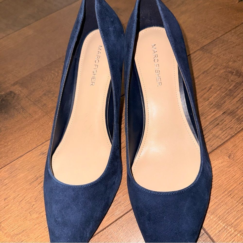 Marc Fisher Women's Navy Suede Heels